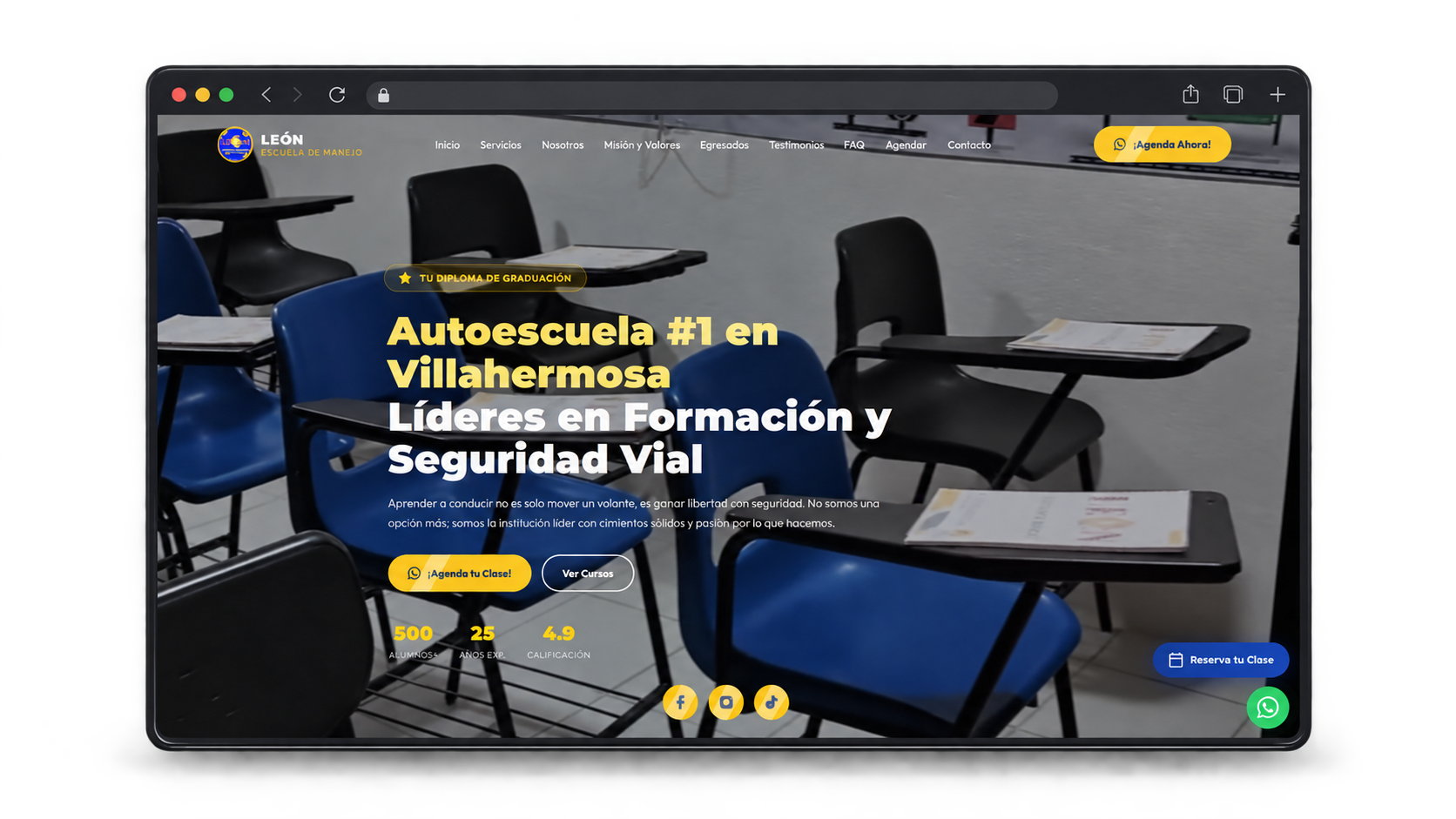 Sitio web de Autoescuela León en una ventana de navegador